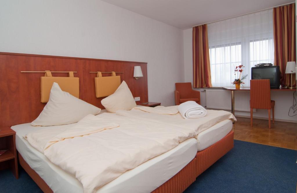 Hotel -Restaurant Taormina Birkenfeld  Екстериор снимка