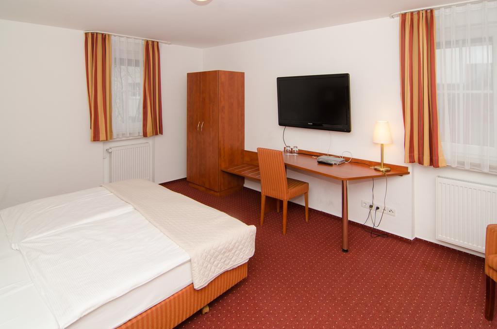 Hotel -Restaurant Taormina Birkenfeld  Екстериор снимка