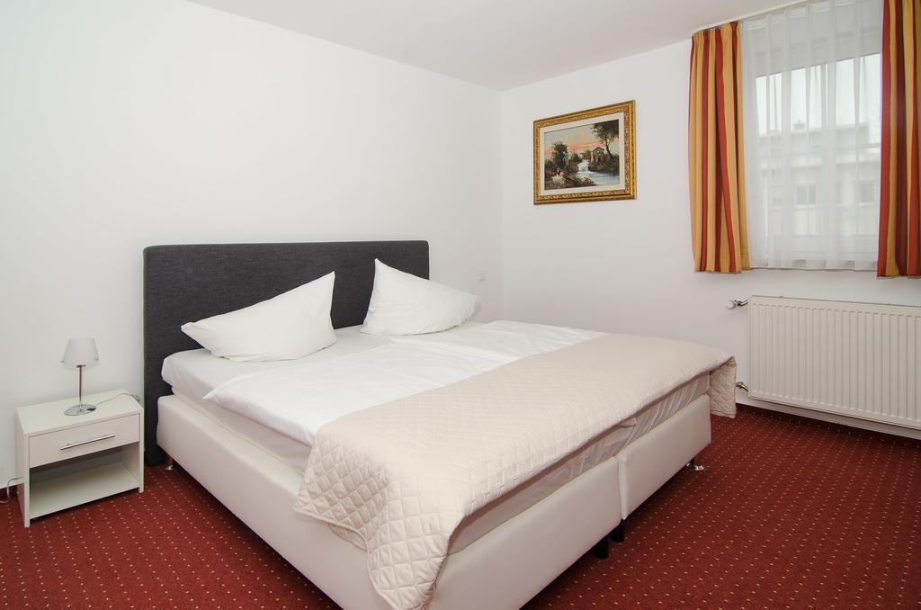 Hotel -Restaurant Taormina Birkenfeld  Екстериор снимка