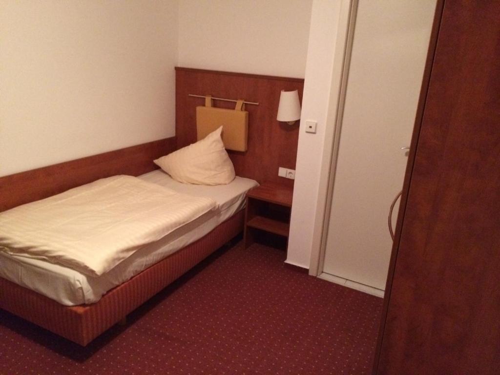 Hotel -Restaurant Taormina Birkenfeld  Екстериор снимка