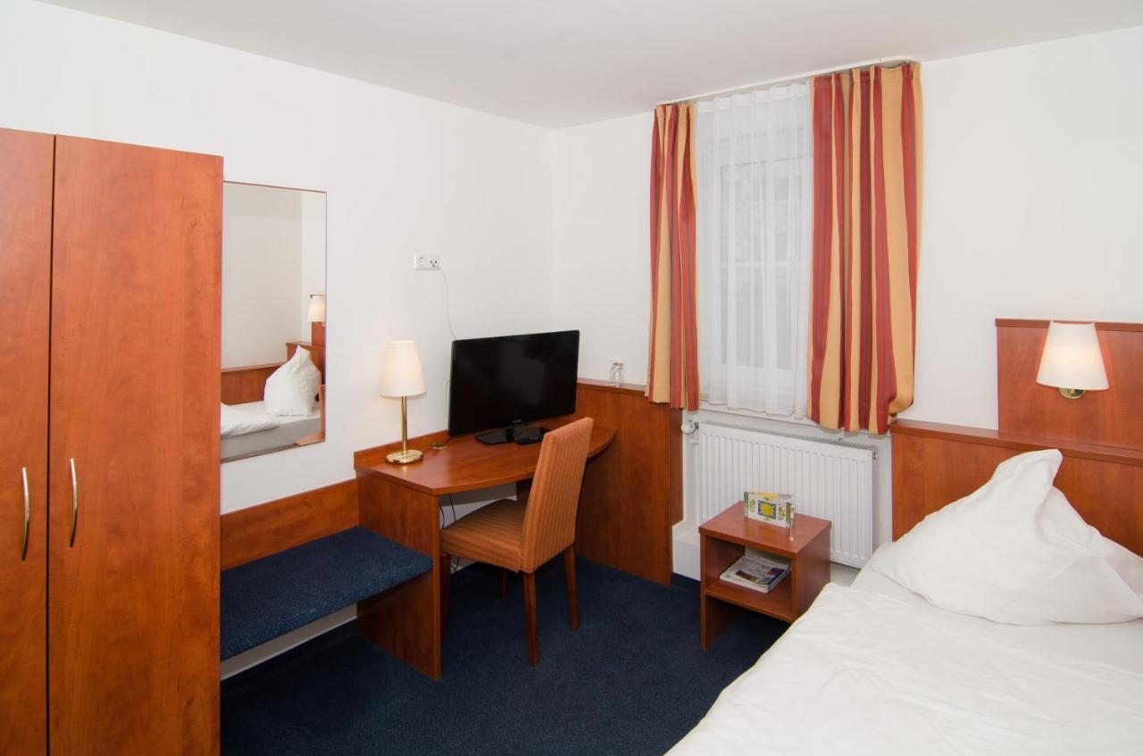 Hotel -Restaurant Taormina Birkenfeld  Екстериор снимка